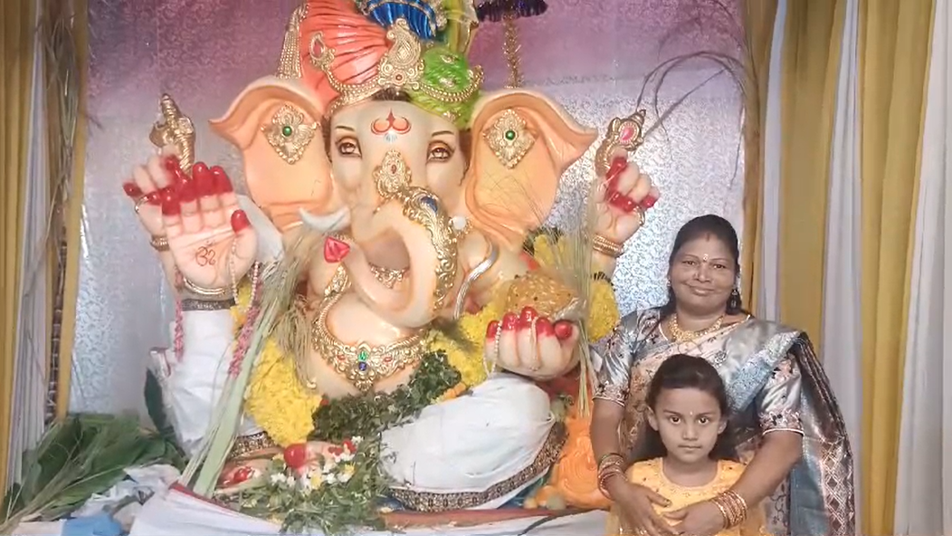 నెల్లూరు నగరంలో 9వ డివిజన్ రామచంద్రపురం బ్రాహ్మణ వీధిలో, గణేష్ మిత్రమండలి ఆధ్వర్యంలో వినాయక చవితి ఉత్సవం ఘనంగా నిర్వహించబడింది.