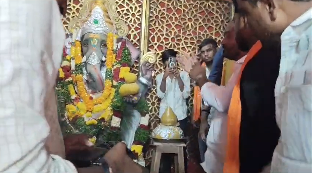 వినాయక నవరాత్రి ఉత్సవాల్లో, ఉజ్జయిని మహంకాళి దేవాలయ కమిటీ ఆధ్వర్యంలో ప్రత్యేక అన్నదాన కార్యక్రమం జరిగింది. మెదక్ ఎమ్మెల్యే మరియు ఇతర ప్రముఖులు ప్రత్యేక పూజలు నిర్వహించి, వేలాది మంది భక్తులకు అన్నప్రసాదం అందజేశారు. 9వ రోజు గణపతి హోమం కోసం ఏర్పాట్లు జరుగుతున్నాయి.