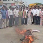 ఖానాపూర్ ఎమ్మెల్యే వెడ్మ బొజ్జు పటేల్ రాహుల్ గాంధీపై భాజపా నేతలు చేసిన అనుచిత వ్యాఖ్యలపై తీవ్ర విమర్శలు చేశారు. బిజెపి నేతలపై చర్యలు తీసుకోవాలని డిమాండ్ చేసి, కాంగ్రెస్ పార్టీ మద్దతు చెల్లించే స్పష్టం చేశారు.