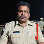 కడప జిల్లా పెన్నానది పరివాహక ప్రాంత ప్రజలకు, ప్రొద్దుటూరు రూరల్ సీఐ బాల మద్దిలేటి మీడియాతో మాట్లాడుతూ పెన్నానదిలో ప్రస్తుతం నీటి ప్రవాహం అధికంగా ఉందని తెలిపారు.