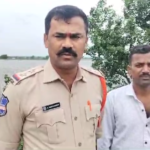 నిమజ్జనం ఏర్పాట్ల కోసం మల్కా చెరువును సందర్శించిన సీఐ శ్రీనివాస్ రెడ్డి, జాగ్రత్తలు తీసుకోవాలని, మద్యం, పిల్లలతో సంబంధం గురించి సూచించారు.