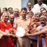 తిరుపతి లడ్డు అపవిత్రం పై నిరసనకు హైందవ సంఘాల ఐక్యవేదిక గజ్వేల్ లో ర్యాలీ నిర్వహించింది. వారు బాధితుల కోసం కఠిన శిక్షను కోరారు. పోలీస్ స్టేషన్ కు ఫిర్యాదు కూడా చేశారు.