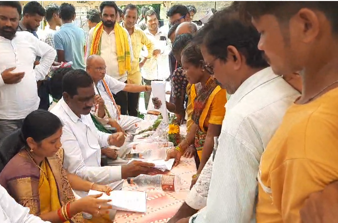 In a People's Darbar program led by Uday Shekar in Kuneeru, MLA Toyaka Jagadishwari engaged with citizens, addressing their concerns and promising immediate actions for resolutions.