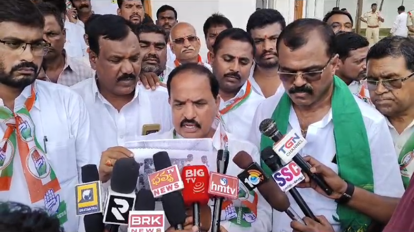 Congress leaders protested at the Gajwel MLA camp office, demanding immediate distribution of Kalyana Lakshmi and Shaadi Mubarak checks, highlighting the absence of office staff.