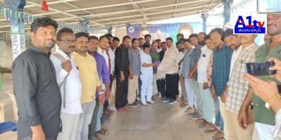 Former MLA Varupula Subbarao met with the newly formed electronic media committee members, congratulating them and introducing the press club members during the ceremony.