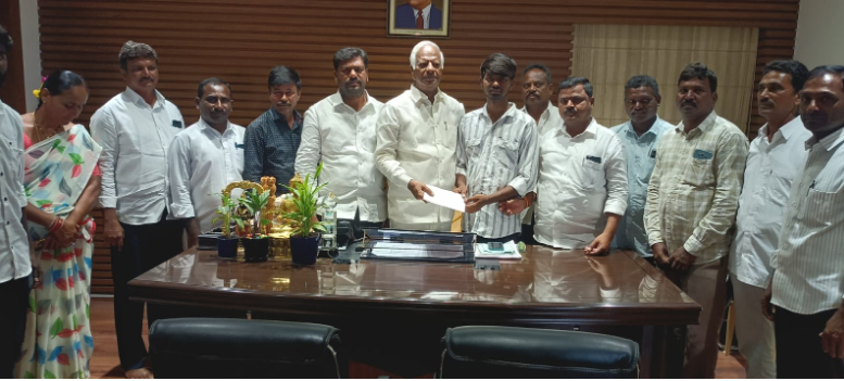 MLA Kadiyam Srihari, through the Kadium Foundation, offered financial assistance to medical student Chityala Nithin, enabling him to pursue his MBBS studies
