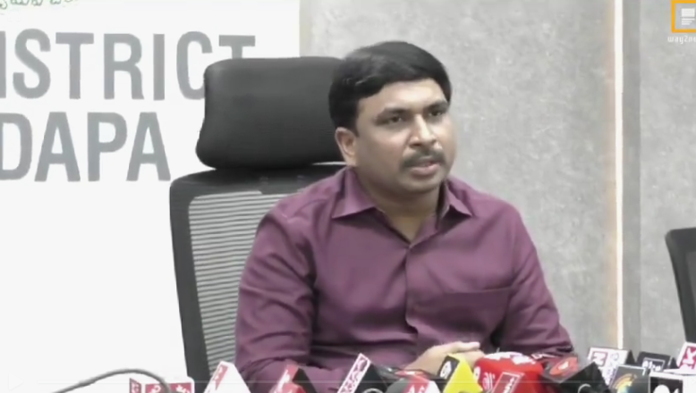 Kadapa Collector Shivashankar Lotheti has initiated the AP Darshan educational tour for 10th-grade students, encouraging learning during Dasara holidays.