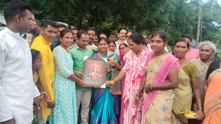 MLA Toyaka Jagadeeshwari attended the Sri Bondi Durga Dasara festival in T.K. Jammu village, performing special prayers along with local leaders and villagers.