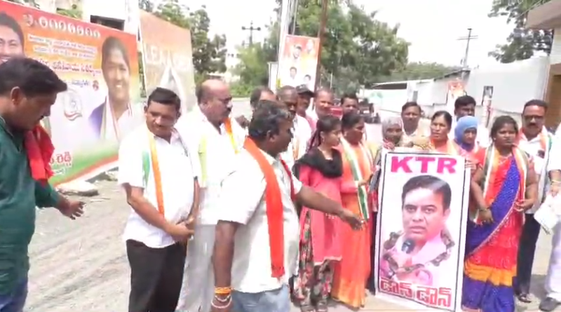 The Women's Congress in Telangana demands a public apology from KTR over derogatory remarks against Minister Konda Surekha, protesting at Srinivasa Reddy's office.