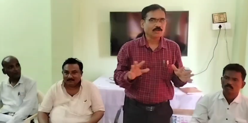 A meeting was held in Mentada to discuss NREGS fund utilization, focusing on improving village infrastructure. Plans for the Pallé Panduga from October 14-26 were also outlined.