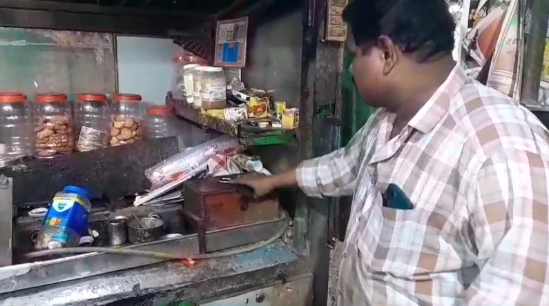 Thieves targeted a tea shop near Lavu Cheruvu in Pedanandipadu, stealing ₹10,000 in cash. The shop owner, Sheikh Subhani, reported the incident.