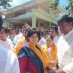 ఎమ్మిగనూరులో వైసీపీ కౌన్సిలర్లు టిడిపిలో చేరిక Emmiganur MLA Dr. B.V. Jayanageshwar Reddy announced that YCP councillors joined TDP, emphasizing that development in the state is only possible with Chandrababu Naidu's leadership.