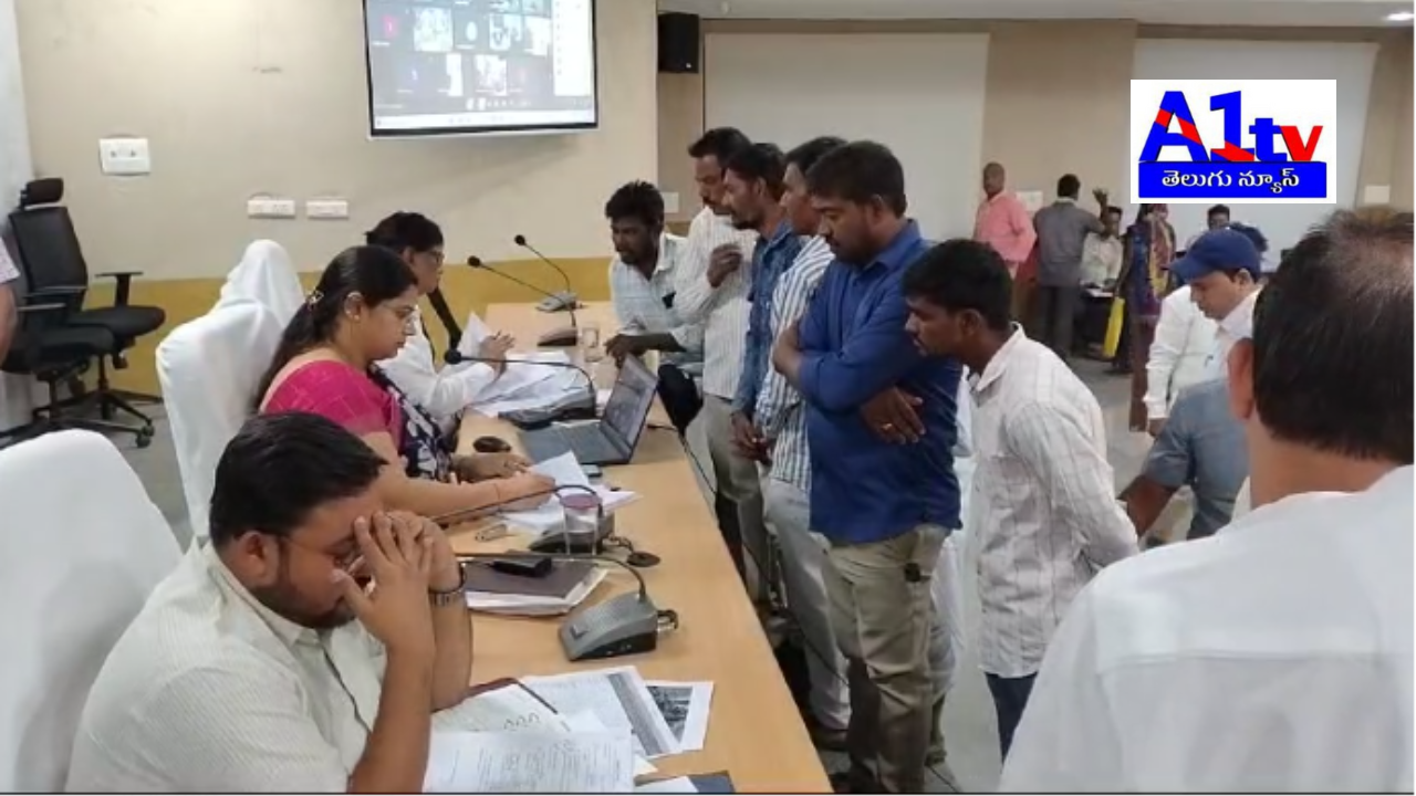 During the Prajavani program, citizens presented petitions on education, health, agriculture, and housing issues, which were directed for quick action.