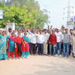 KVCA JAC protested demanding action against officials responsible for the Narsampet 132 kV mishap that left a Grade-1 worker critically injured.