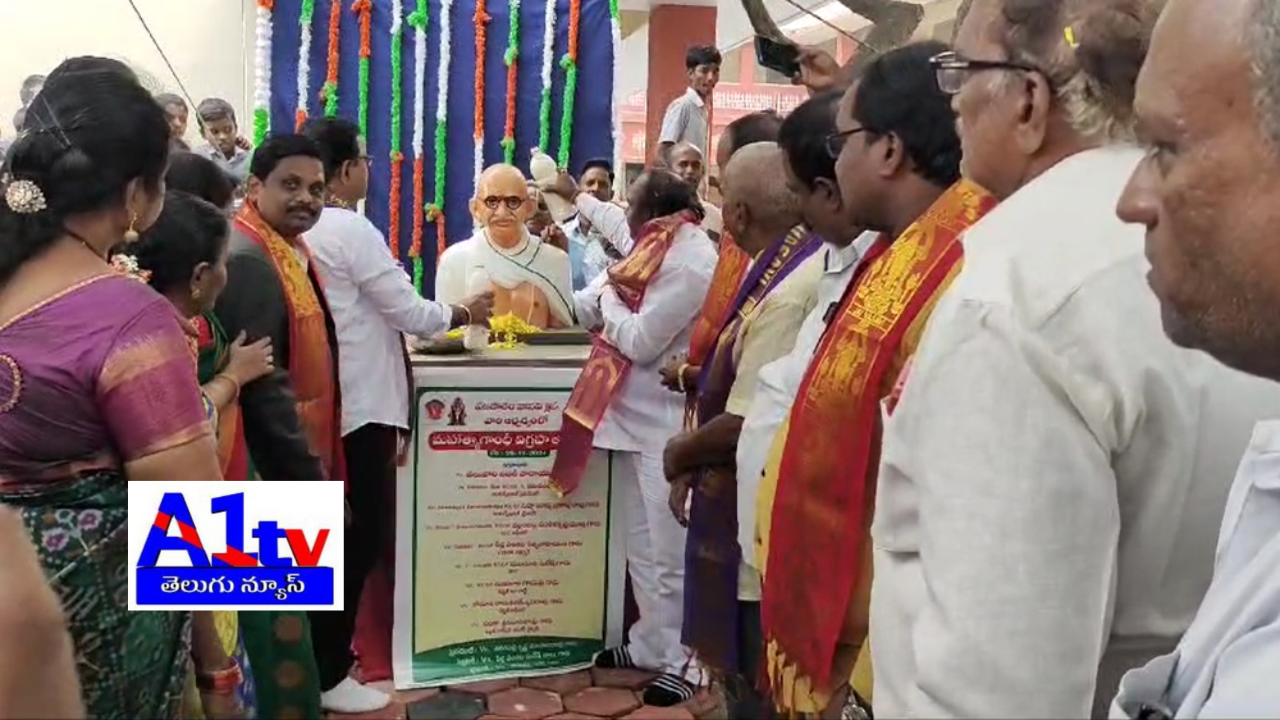 The unveiling of Mahatma Gandhi’s statue at Desayipet School was marked by the participation of key figures, including the statue donor, who generously offers statues for free on request.