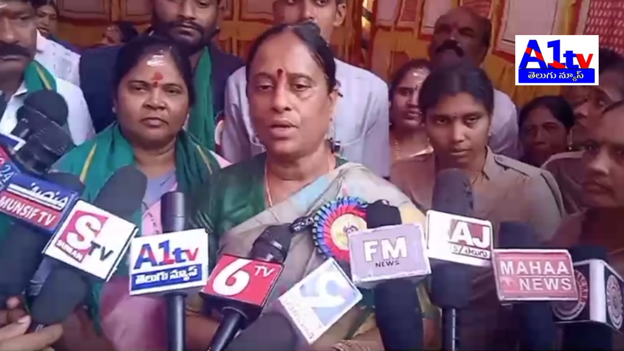 Minister Konda Surekha promised to work for the establishment of Sardar Sarvai Papanna Goud statue in Warangal and highlighted government support for community welfare.