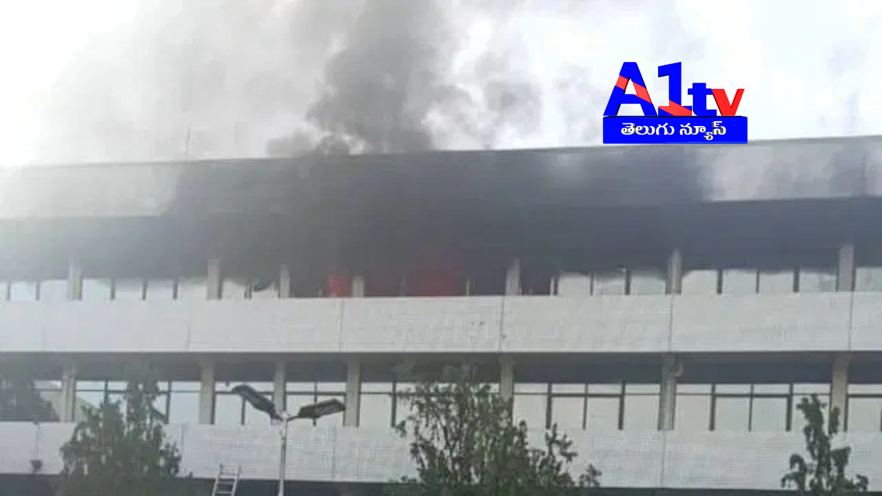 A fire broke out in the waiting area between Court Numbers 11 and 12 in the Supreme Court due to a short circuit. The staff quickly controlled the flames, and the situation is now under control.