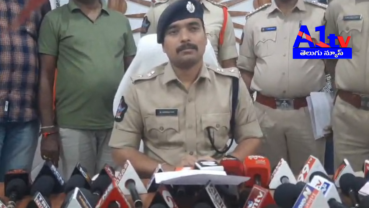 Krishna district police busted a fake currency racket, arrested 12, and seized ₹1.33 lakh in counterfeit notes and related equipment.