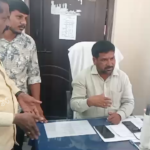 రామాయంపేటలో విద్యుత్ ఏఈపై గ్రామస్తుల ఆగ్రహం In Medak's Ramayampet, villagers protested against the Electricity AE for allegedly misbehaving with women while collecting bills.