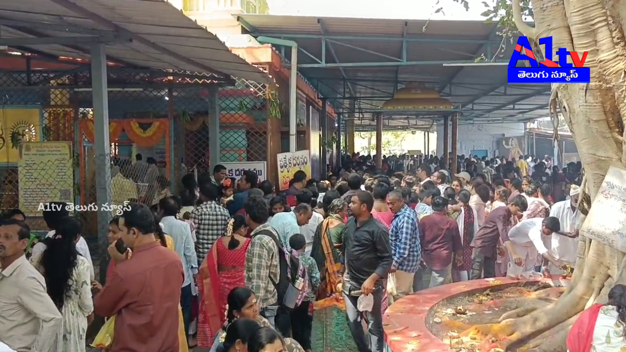 On Maha Shivaratri, devotees thronged Miryalaguda temples, performing special rituals and chanting Shiva’s name with devotion.
