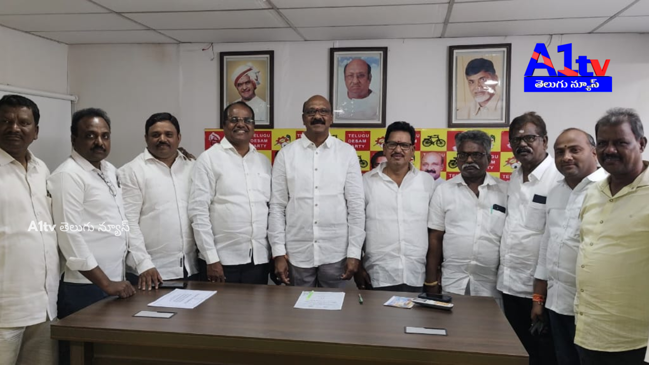 Former corporator Satyavati, Koteshwar Rao, and followers joined TDP. Ganababu welcomed them with the party scarf.