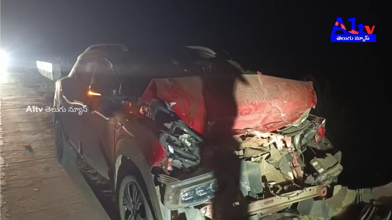 A road accident occurred at RR Nagar on the Mumbai highway. Three cars collided, but fortunately, no injuries were reported.