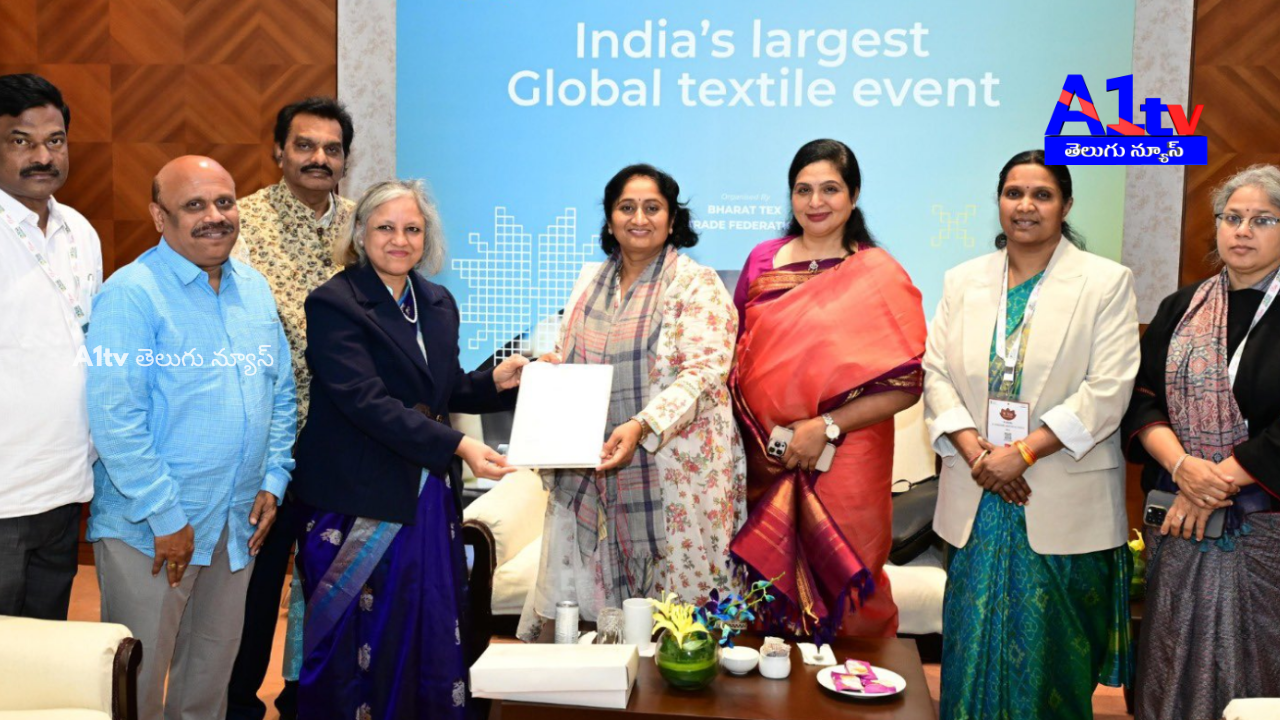 AP's handloom sector to receive ₹2,000 Cr investment, creating 15,000 jobs, says Minister S. Savitha.