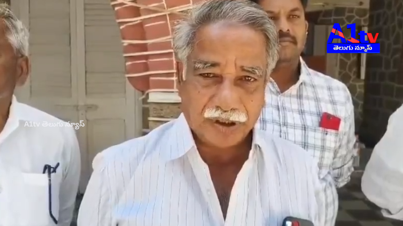Farmers’ Union submits petition to Tenali Sub-Collector, demanding compensation for turmeric farmers affected by the cold storage fire.
