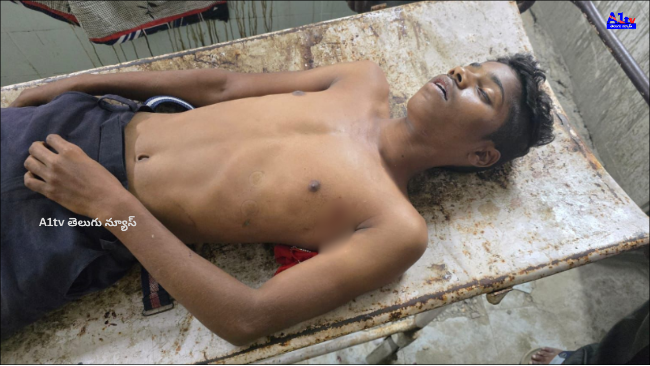 In Ardhaveedu, a drunk man attacked his wife with a knife. When son Shakir intervened, he was fatally injured. Police registered a case and are investigating.
