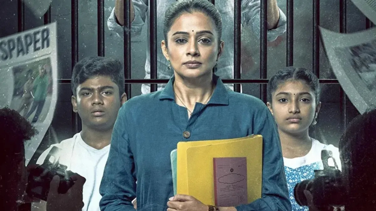 ప్రియమణి ప్రధాన పాత్రలో తెరకెక్కిన లీగల్ థ్రిల్లర్ ‘గుడ్ వైఫ్’ త్వరలో జియో హాట్ స్టార్కి రానుంది.ఈ సిరీస్లో ప్రియమణి ఓ న్యాయవాది పాత్రలో అదరగొట్టనున్నారు.ఆమె పాత్ర తీరుగా, ధైర్యంగా, విలువలకు కట్టుబడి న్యాయపోరాటం చేయడంలో కీలకమవుతుంది.రేవతి, సంపత్ రాజ్ లాంటి సీనియర్ నటులు ముఖ్య పాత్రల్లో కనిపించనున్నారు.కోర్టు డ్రామా, వ్యక్తిగత జీవితం మధ్య నడిచే ఈ కథ ప్రేక్షకులను ఆకట్టుకునేలా తయారైంది.లాయర్గా ప్రియమణి మ్యాజిక్ ఆవిష్కరించే ఈ సిరీస్కు ఇప్పటికే మంచి అంచనాలు ఏర్పడ్డాయి.అనేక మలుపులతో, ఉత్కంఠత కలిగించే కథనంతో ‘గుడ్ వైఫ్’ సిరీస్ న్యాయ రంగంలోని నిజాల్ని ఆవిష్కరించనుంది.ప్రియమణి ఈ సిరీస్ ద్వారా మరోసారి తన నటన సామర్థ్యాన్ని నిరూపించనుంది.ఇది కేవలం లీగల్ డ్రామా మాత్రమే కాదు, ఒక మహిళా పునరారంభ గాథ.