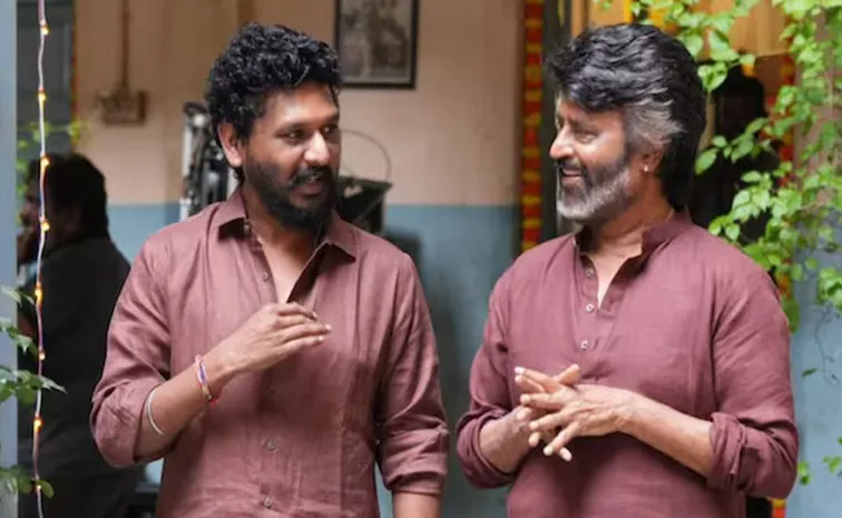 దక్షిణాది సూపర్‌స్టార్ రజనీకాంత్ మరోసారి మాస్ అవతారంలో ప్రేక్షకుల ముందుకి రాబోతున్నారు. ఈసారి ఆయన లోకేశ్ కనగరాజ్ దర్శకత్వంలో, పాన్ ఇండియా స్థాయిలో రూపొందుతున్న యాక్షన్ థ్రిల్లర్‌ కూలీ లో కథానాయకుడిగా మెరవనున్నారు. రజనీకాంత్ స్టైల్‌కు, లోకేశ్ యాక్షన్ టేకింగ్‌కు కాంబినేషన్ అంటేనే అంచనాలు ఆకాశాన్నంటుతున్నాయి. ఇది కేవలం సినిమా కాదు అభిమానులకు ఒక పండుగ. ఈ భారీ యాక్షన్ డ్రామా 2025 ఆగస్టు 14న ప్రపంచవ్యాప్తంగా విడుదల కానుంది. ఈ సినిమాలో దక్షిణాదిలోనే కాక, హిందీ, కన్నడ, మలయాళ, బంగాలీ చిత్ర పరిశ్రమల నుండి పలు సీనియర్ స్టార్స్ కీలక పాత్రల్లో కనిపించనున్నట్లు సమాచారం. పొలిటిక్స్, పావర్, పోరాటం నేపథ్యంలో సాగే ఈ కథ, రజనీ అభిమానులకు మరో బాస్ ఎంట్రీ లా నిలవనుందని ట్రేడ్ వర్గాలు చెబుతున్నాయి.