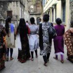 దేశవ్యాప్తంగా మహిళా సెక్స్ వర్కర్ల సంఖ్య ఆందోళనకరంగా పెరుగుతోందని తాజా అధ్యయనం ఒకటి వెల్లడించింది.ప్రోగ్రామాటిక్ మ్యాపింగ్ అండ్ పాపులేషన్ సైజ్ ఎస్టిమేషన్ (PMPSE) విడుదల చేసిన నివేదిక ప్రకారం, భారతదేశంలో ప్రస్తుతం 9,95,499 మంది మహిళా సెక్స్ వర్కర్లు ఉన్నట్లు అంచనా వేసింది.ఈ అధ్యయనం ప్రకారం, మహిళా సెక్స్ వర్కర్లు అధికంగా ఉన్న రాష్ట్రాల జాబితాలో తెలుగు రాష్ట్రాలు ఆంధ్రప్రదేశ్, తెలంగాణ టాప్ 5లో చోటుదక్కించుకున్నాయి.ఇది మానవహక్కుల, మహిళల భద్రత, జీవనోపాధి సమస్యలపై దేశవ్యాప్తంగా గంభీర చర్చలకు దారితీసే అంశంగా మారింది.సెక్స్ వర్క్‌ను చేపడుతున్న మహిళల్లో చాలామంది ఆర్థిక బలహీనత, శిక్షణలేమి, కుటుంబ పరిస్థితుల కారణంగా ఈ మార్గాన్ని ఎంచుకున్నట్లు నివేదిక వివరించింది.అలాగే, పట్టణ ప్రాంతాల్లో సెక్స్ వర్క్ స్థిరంగా ఉండగా, గ్రామీణ ప్రాంతాల్లో కూడా వృద్ధి చెందుతున్నదే ఈ అధ్యయనంలోని మరొక కీలకాంశం.ఇటువంటి పరిస్థితుల్లో ప్రభుత్వాలు, పౌరసమాజ సంస్థలు కలిసి ప్రత్యామ్నాయ జీవనోపాధులు, తగిన సామాజిక భద్రత, పునరావాసం వంటి చర్యలు తీసుకోవాల్సిన అవసరం కనిపిస్తోంది.