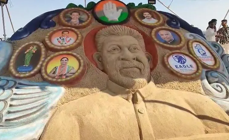 సీఎం రేవంత్ రెడ్డి జన్మదిన సందర్భంగా హుస్సేన్ సాగర్ వద్ద సైకత శిల్పం
