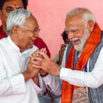 Voters celebrating NDA lead in Bihar assembly election results