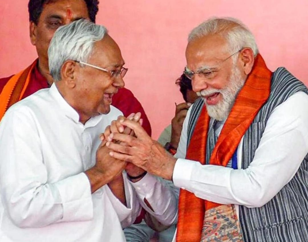 Voters celebrating NDA lead in Bihar assembly election results