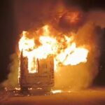 హైదరాబాద్ విజయవాడ హైవేపై మంటల్లో కాలి బూడిదైన విహారీ ట్రావెల్స్ బస్సు