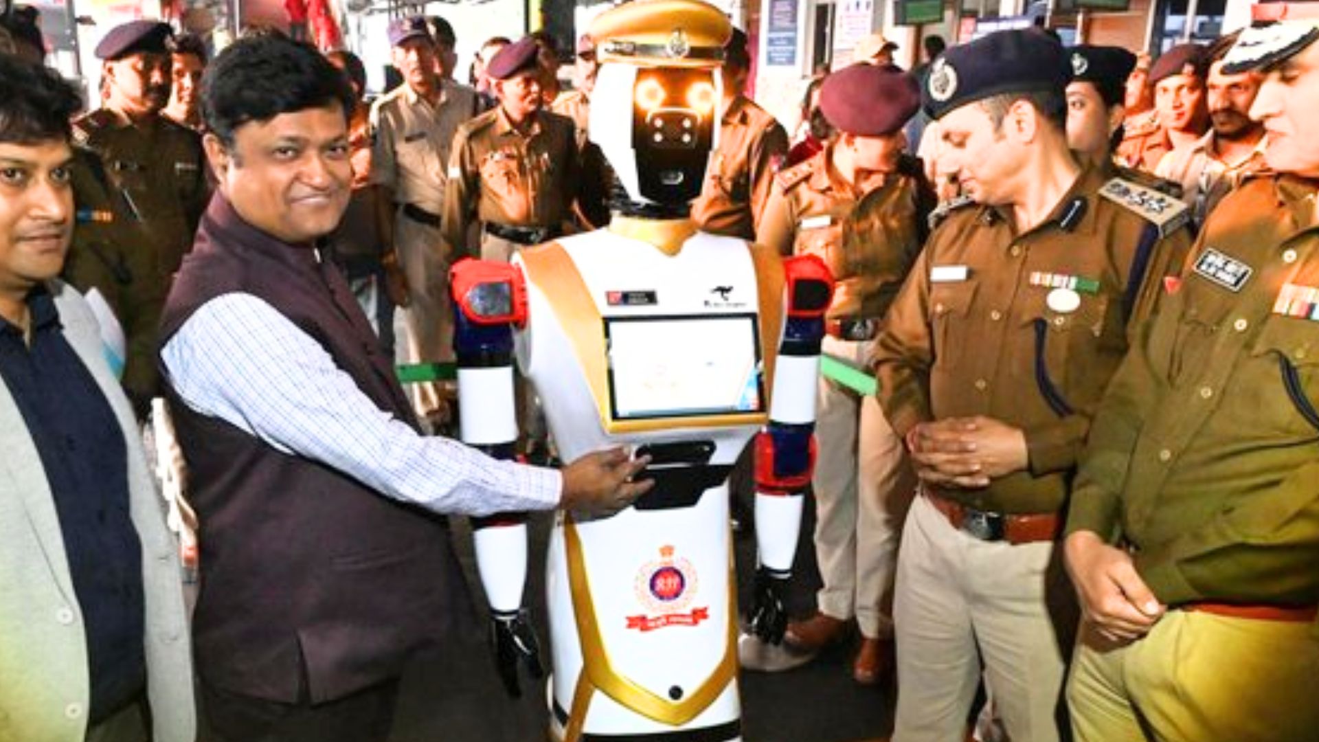 Robot cop launched at Visakhapatnam railway station