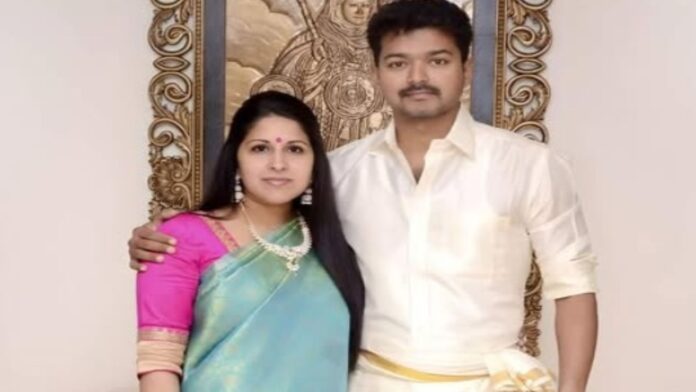 Thalapathy Vijay with wife Sangeetha divorce petition news