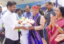 Telangana New Governor | తెలంగాణ నూతన గవర్నర్కు ఘన స్వాగతం పలికిన సీఎం రేవంత్ రెడ్డి cm revanth reddy welcomes new telangana governor shiv pratap shukla at hyderabad airport