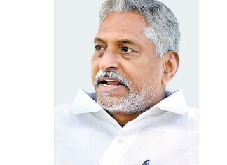 Jeevan Reddy | కాంగ్రెస్పై అసంతృప్తి.. బీఆర్ఎస్లో చేరికపై జీవన్ రెడ్డి క్లారిటీ Jeevan Reddy’s decision to join BRS has sparked major political discussion in Telangana