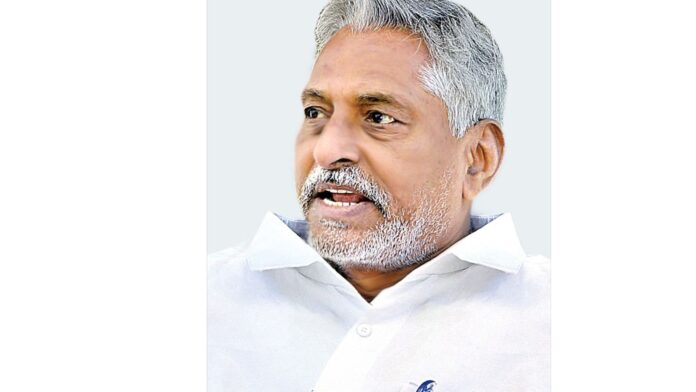 Jeevan Reddy’s decision to join BRS has sparked major political discussion in Telangana