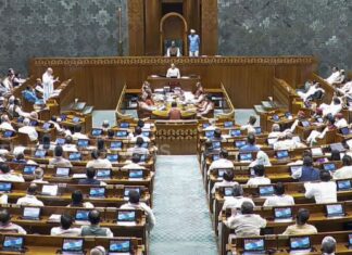 members voting in lok sabha on women reservation bill in parliament