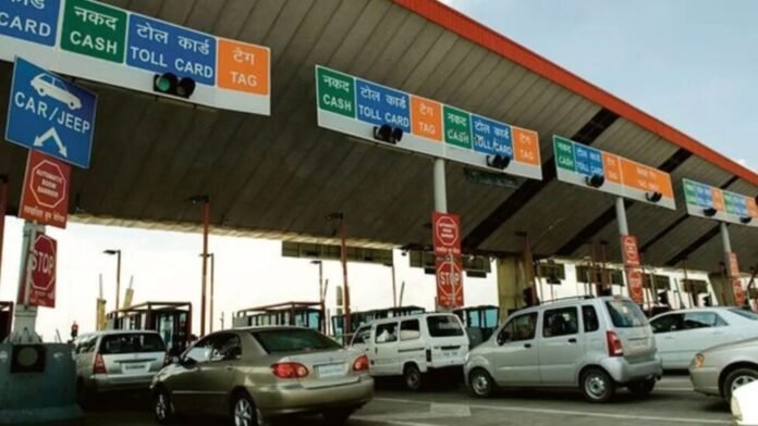 Vehicles passing through toll plazas without stopping using new FASTag and AI-based toll system