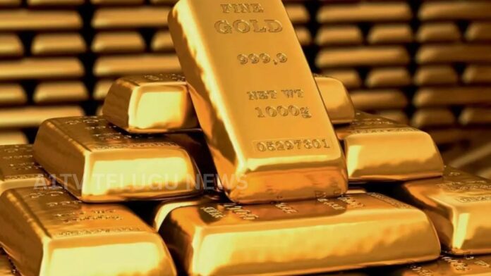 Gold jewellery and silver bars displayed with latest gold price update in Hyderabad