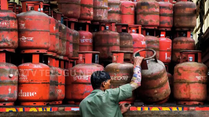 LPG gas cylinder and PNG pipeline connection representing new government gas policy in India