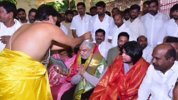 telangana speaker gaddam prasad kumar performing special prayers at ananthagiri sri padmanabha swamy temple