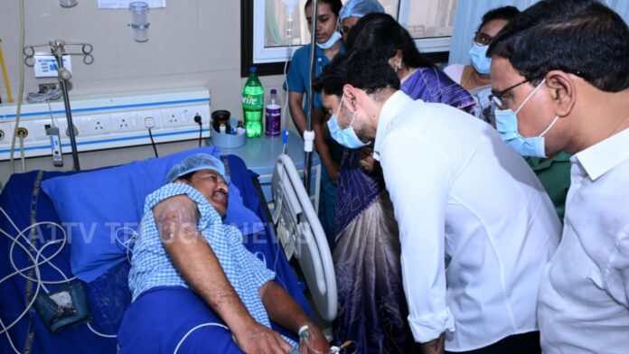 nara lokesh speaking to media after visiting vizag steel plant accident site