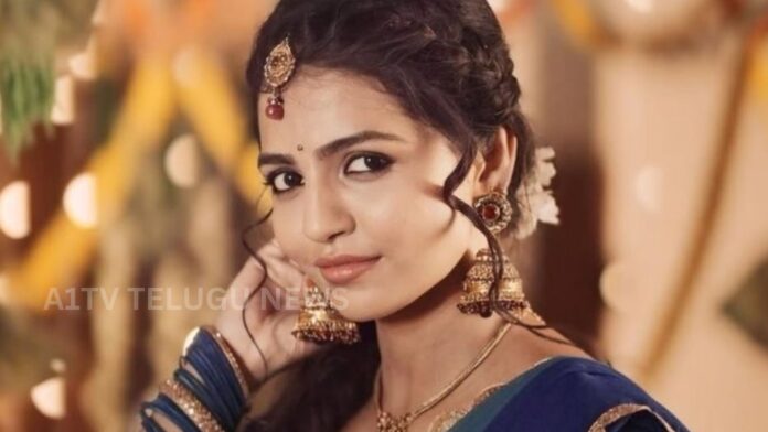 telangana folk singer nagadurga to debut as heroine opposite priyadarshi