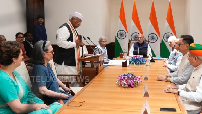 mallikarjun kharge taking oath as rajya sabha mp and leader of opposition