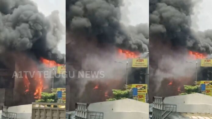 major fire accident at ksr fashions building in ameerpet hyderabad